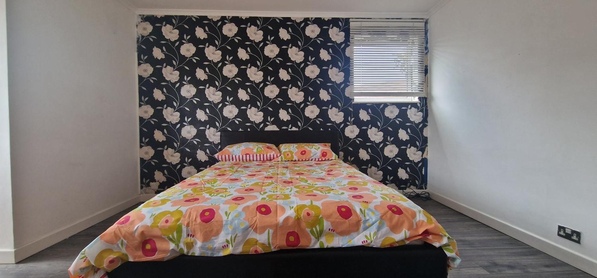 Ritz Place 2 Northolt  Bagian luar foto